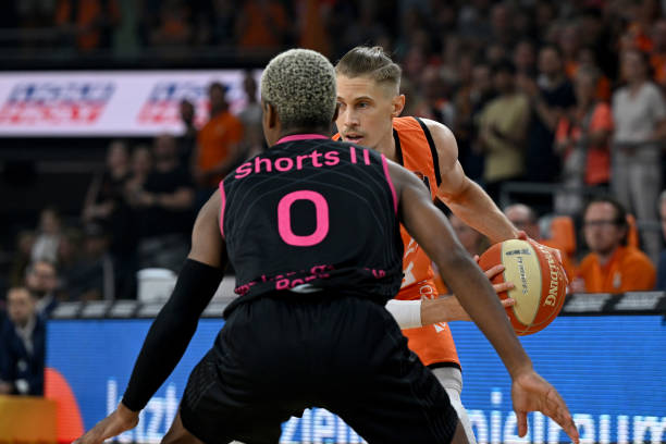 看到女儿在 看到女儿在