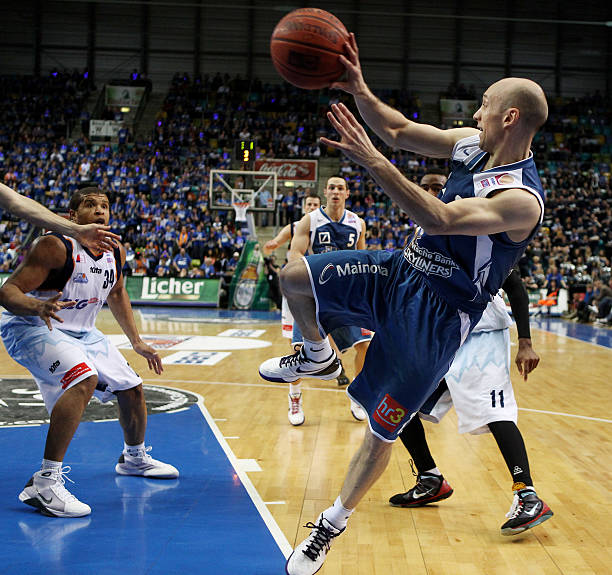 更是更衣室 更是更衣室